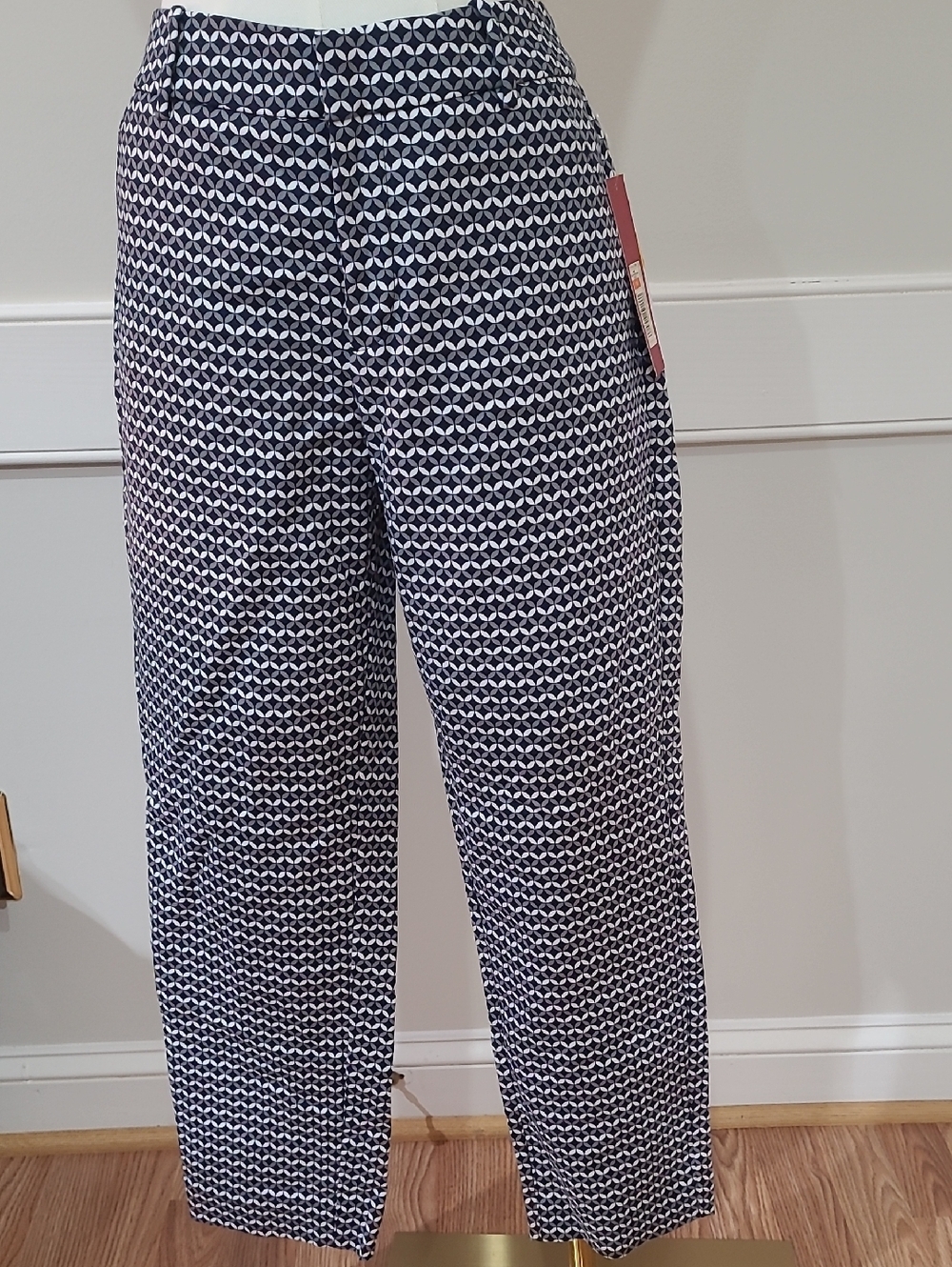 Merona Stretch Navy, Gray, and White Geometric Crop Pants - Size 10